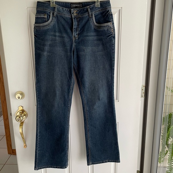 Jeans - Picture 2 of 2